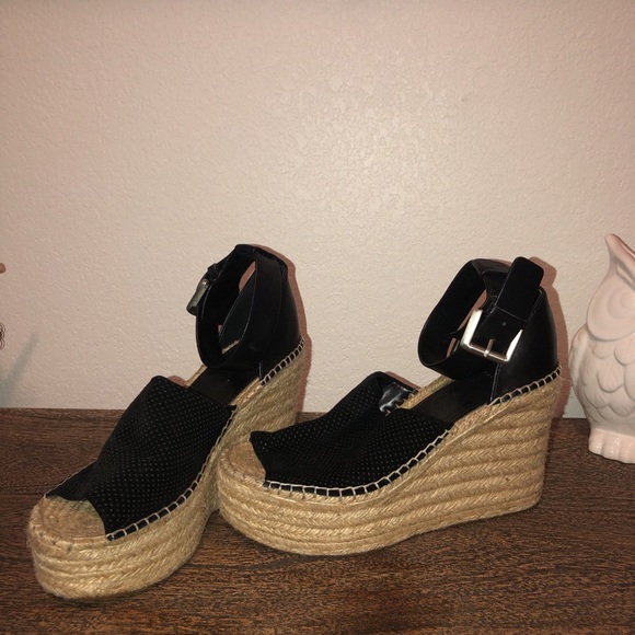 Marc Fisher Shoes - Marc Fisher Heels SZ 7 Marc Fisher Shoes - Marc Fisher Heels SZ 7